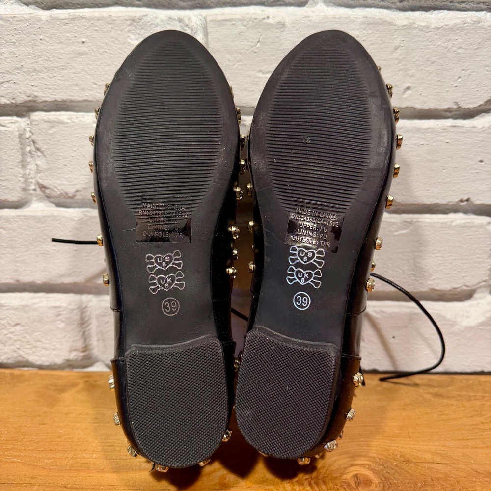 Iron Fist Skull Stud Oxford Flats 8 Boutique Goth Punk Luxe Statement Goth NIB - Picture 11 of 14